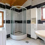 Vakantiehuis Amazing In With Sauna Pula